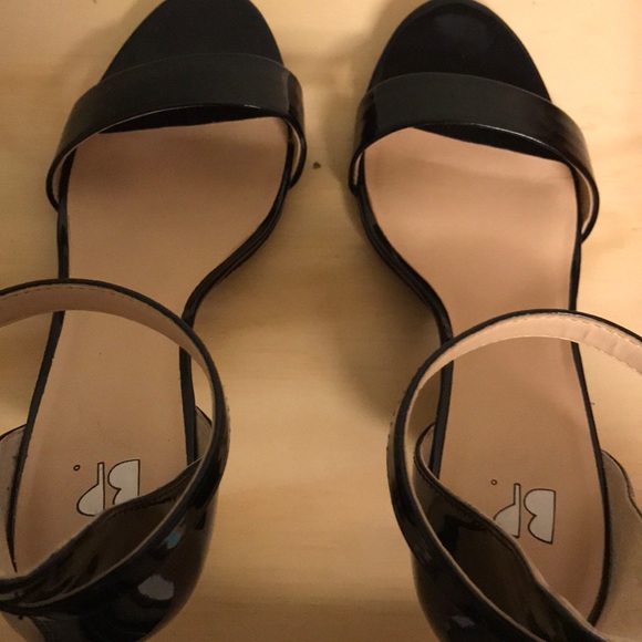 Ankle strap heels - Picture 3 of 5